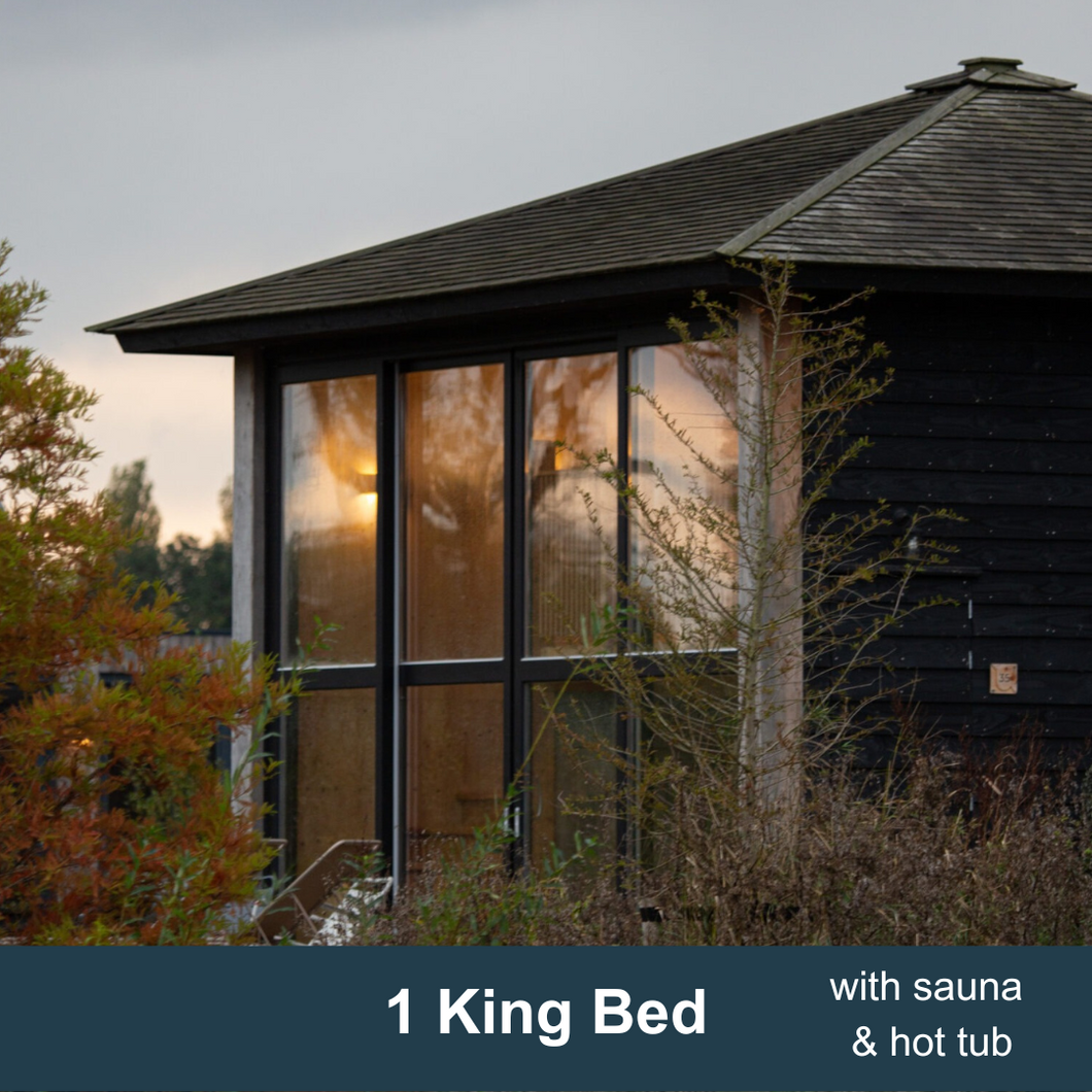Cabin - Wellness Barn with sauna & hot tub (two nights)
